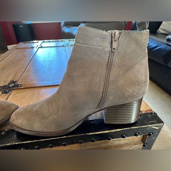 Women’s Gap Tan Suede Ankle Boots - Picture 7 of 11